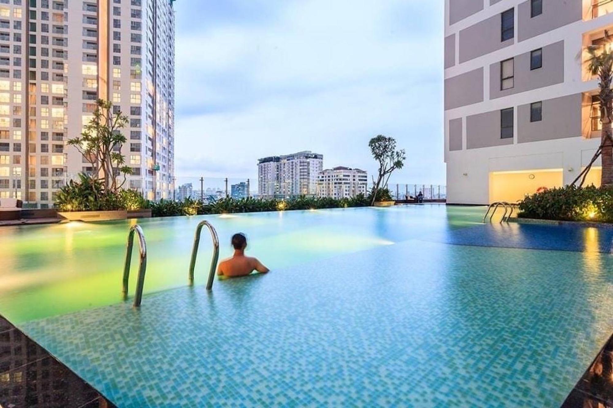 Morning Sunshine At River Gate Free Pool Apartment